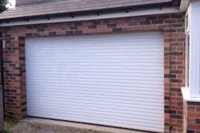 Electric automatic garage door